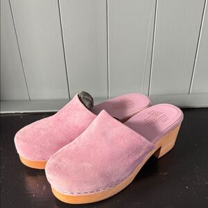 Charlotte Stone Pink Suede Clogs